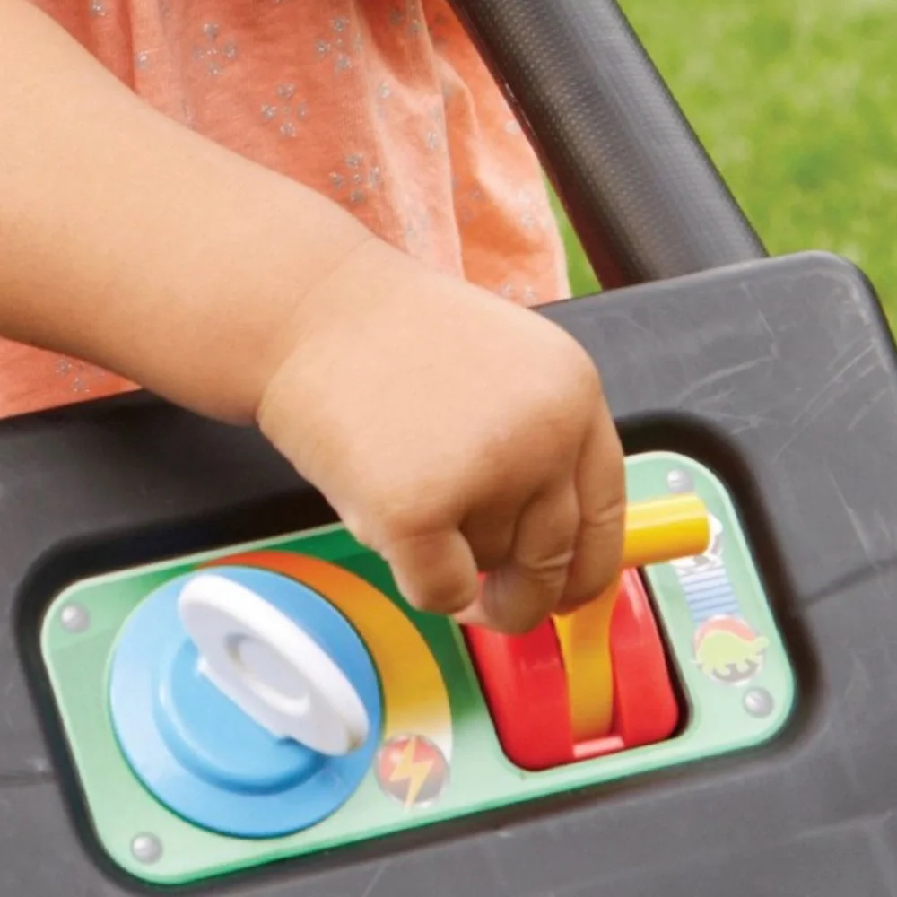 LITTLE TIKES LAWN MOWER - Picture 6 of 8